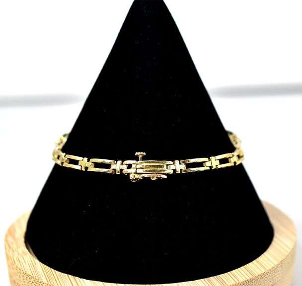 Amazing 14K Yellow Gold Emerald Gemstone Bracelet with Diamond Accents