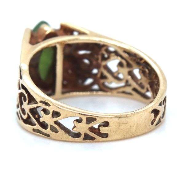 10kt Yellow gold marquise green Jade ring