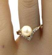14kt Yellow gold pearl and diamond V shaped ring