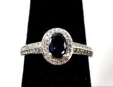 Gorgeous 18K White Gold Blue Sapphire Gemstone Ring with Diamond Accents