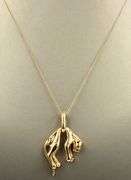 18kt Yellow gold hanging Panthera pendant on chain