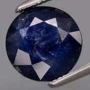 Make a statement with this 3.88ct navy blue Sapphire solitaire!