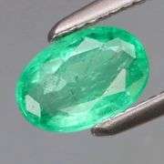 Outstanding color! .50ct vivid green Colombian Emerald!