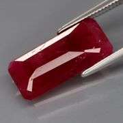 Tremendous 5.60ct top blood red Mozambique Ruby! Heated only!