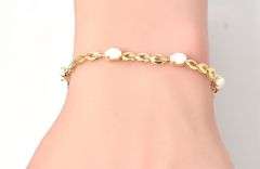 Pretty 14K Yellow Gold Opal Gemstone Bracelet