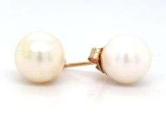 8mm White fresh water pearl stud earrings in14kt