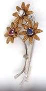 Sweet 18K W&Y Gold Floral Brooch with Stones