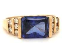 10kt Yellow gold Tanzanite and diamond ring