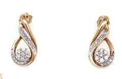 Set of 10kt Yellow gold diamond cluster teardrop pendant on chain and earrings