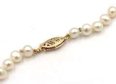 0.15ctw Diamond milgrain V shaped pearl drop necklace