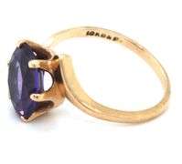 10kt Yellow gold round brilliant cut amethyst ring