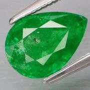 Emerald green! 1.67ct untreated Tsavorite Garnet!