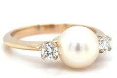 14kt Yellow gold 7.55mm pearl and diamond side ring