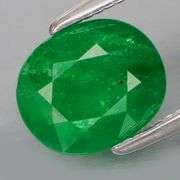 This is a very large 1.75ct example of top green untreated Tsavorite!