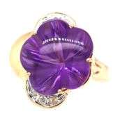 14kt Yellow gold Cab flower shaped amethyst and diamond accent ring