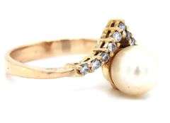 14kt Yellow gold pearl and diamond V shaped ring