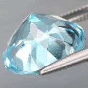 Superbly cut VS grade heavy flashing 9.45ct Swiss blue Topaz solitaire!