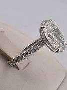 CERTIFIED BRAND NEW 14K WHITE GOLD DIAMOND ENGAGEMENT RING. 4.75 CARATS.