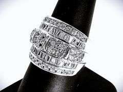 Dazzling 14 Kt White Gold Plate Simulated White VVs1 Diamond Ring