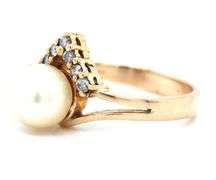 14kt Yellow gold pearl and diamond V shaped ring