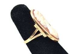 Vintage 10K Yellow Gold Cameo Ring