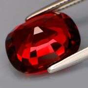 Premium VS grade 4.32ct top red Rhodolite Garnet from Tanzania!