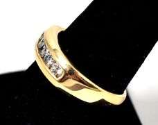 Charming 14K Yellow Gold Diamond Ring