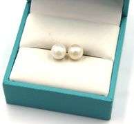 8mm White fresh water pearl stud earrings in14kt