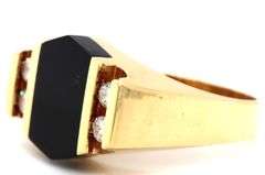 18kt Yellow gold black onyx and diamond gent's ring