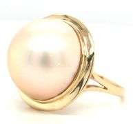 14kt Yellow gold Mabe pearl ring