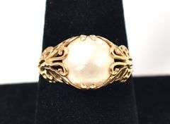Simply Beautiful 14K Yellow Gold Pearl Ring