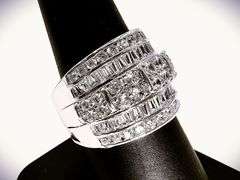 Dazzling 14 Kt White Gold Plate Simulated White VVs1 Diamond Ring