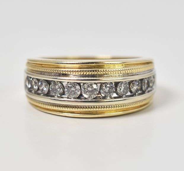 Charming 14K Yellow Gold Diamond Men's Ring