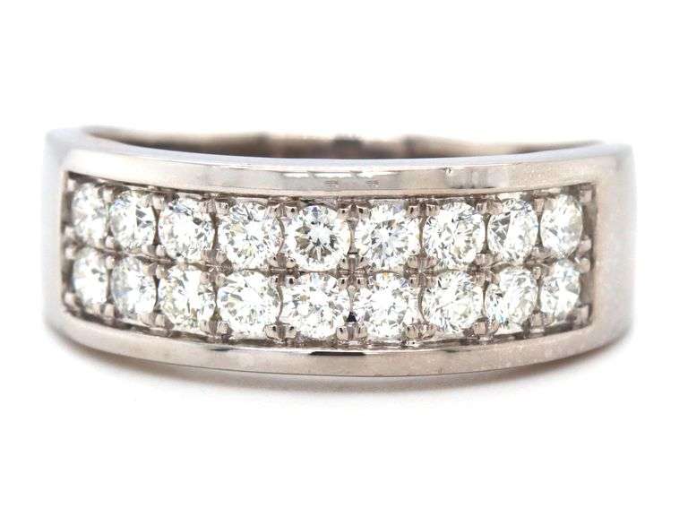 14kt White gold 18 round brilliant cut diamond band