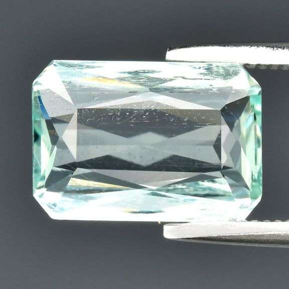 Top crystal! 2.29ct VS grade Nigerian Emerald! And it's REAL!
