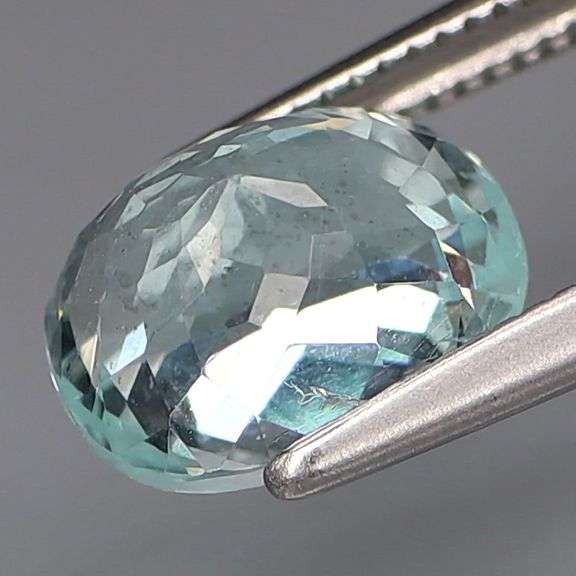 Absolutely GORGEOUS 2.30ct ice blue Aquamarine