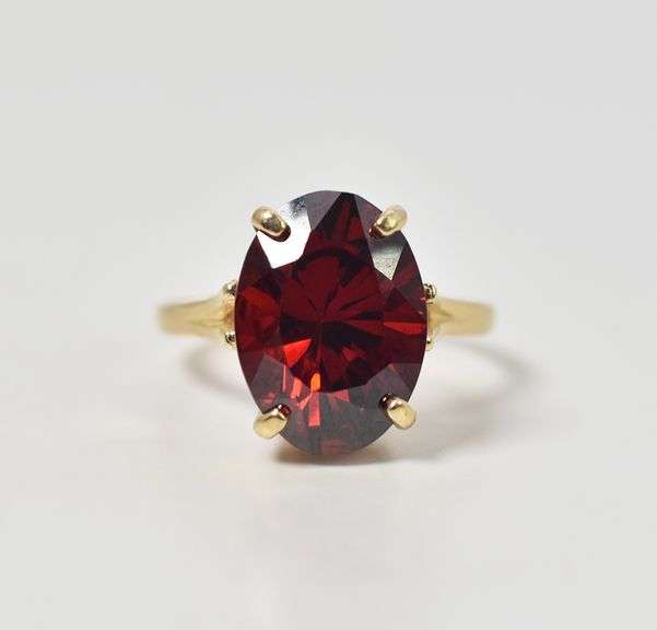 Eye-Catching 14K Yellow Gold Red Garnet Gemstone Ring