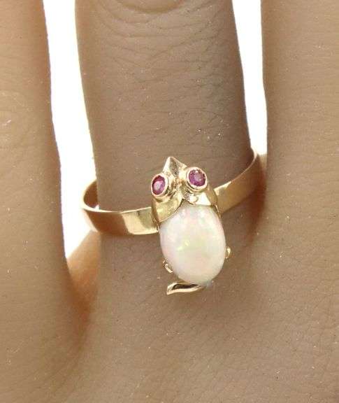 18kt Yellow gold Opal mouse ring