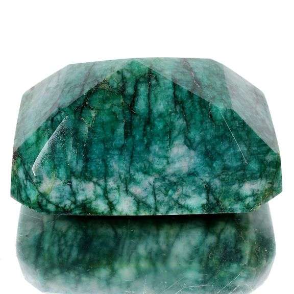 Huge Certified 2750 Ct Museum Size Natural Emerald Solitaire