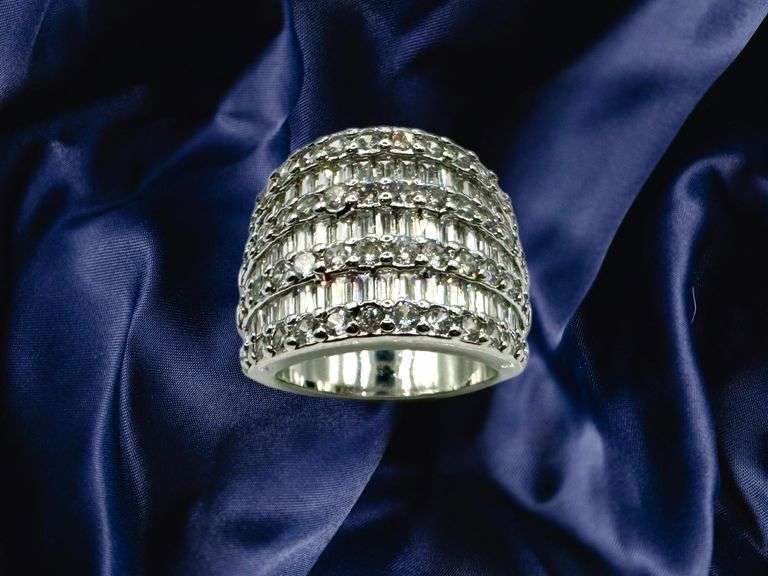 Sparkling 14 Kt White Plate 17.5 Cttw CZ Ring