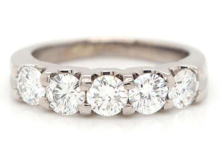 New 1.37ctw Round Diamond Shared Prong Five Stone Band Ring in 14K