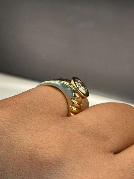 Mens 14K Yellow Gold 1.00 Carat Center Stone Ring