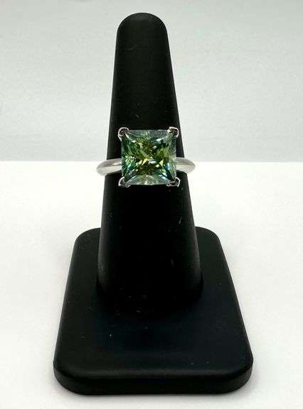 Extrordinary 9.5 Ct Russian Color Change Lab Created Alexandrite Princess Cut Ring