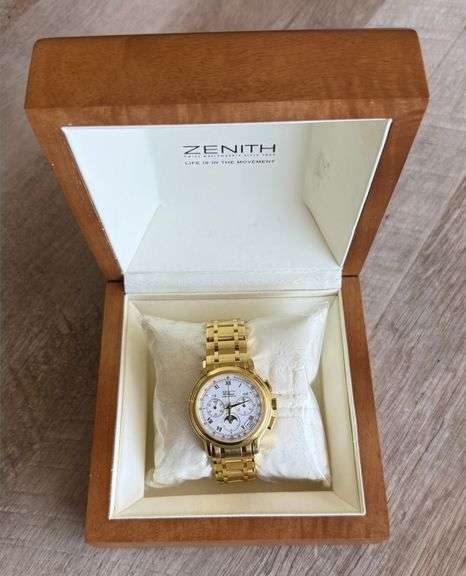Rare Zenith El Primero Chronomaster Triple Calendar Moonphase in 18K yellow gold