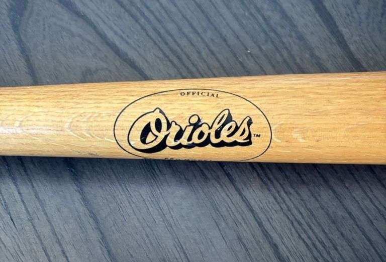 Vintage Baltimore Orioles (Cheerios) 28” EW Hannas Wooden Souvenir Bat