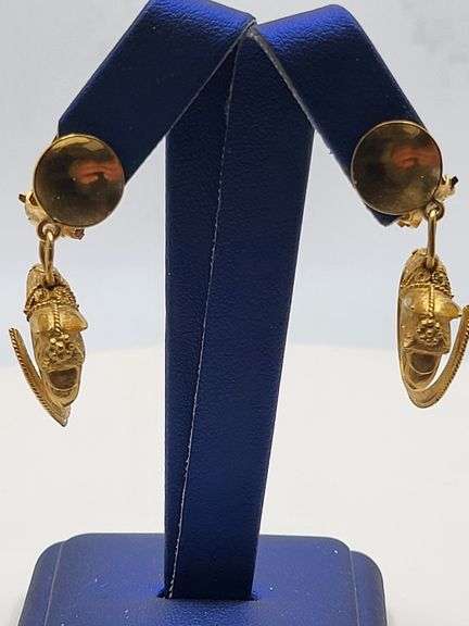 Very Rare Vintage 18k gold earrings