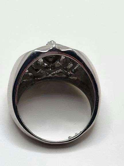 Very Nice Vintage white gold diamond ring