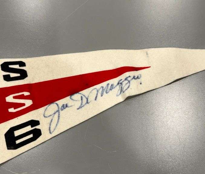 Joe DiMaggio HOF Yankees Signed/Auto pennant 1936