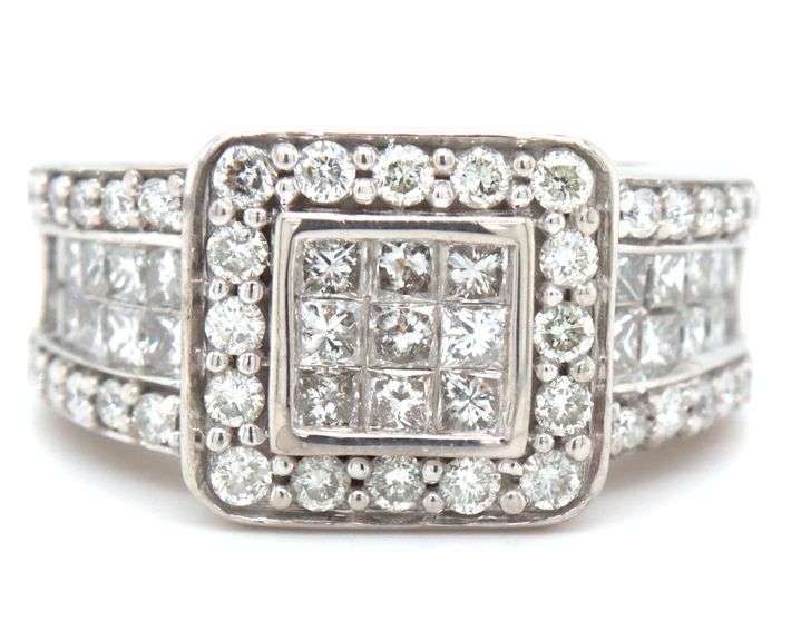 14kt White gold 2.50ctw princess and round cut diamond cluster ring