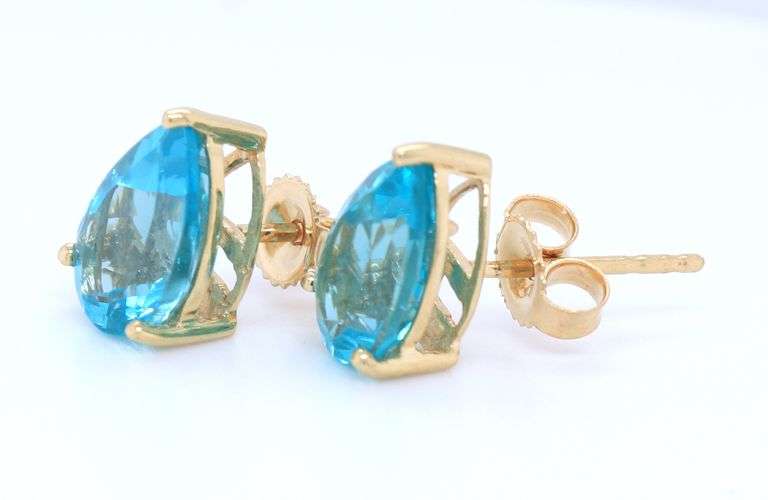 14kt Yellow gold pear shaped quartz stud earrings